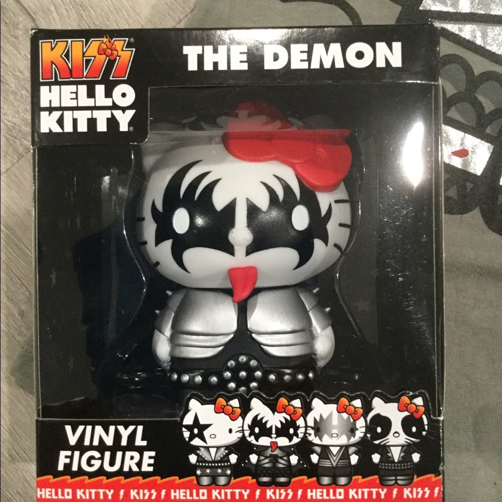 COPY - Hello Kitty KISS lot